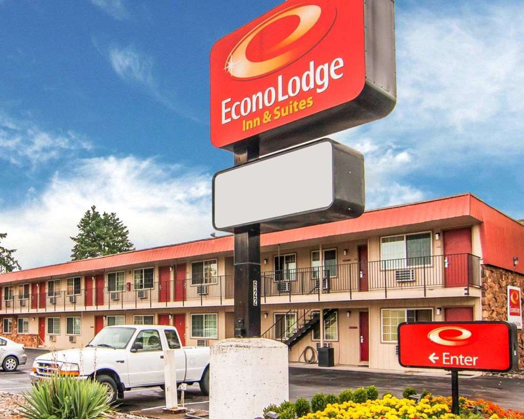 Econo Lodge Inn & Suites West Portland/Hillsboro Exterior photo